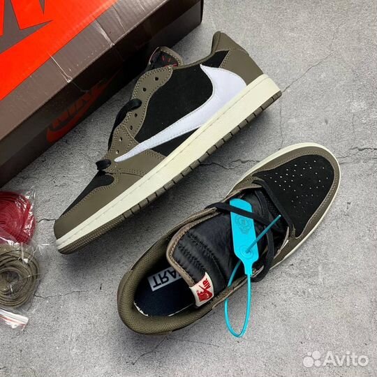 Travis Scott x Nike Air Jordan 1 Low Dark Mocha