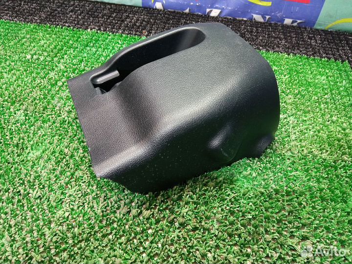 Заглушка крепления сиденья задняя левая Toyota Lan