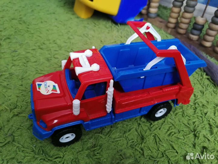 Игрушка грузовик