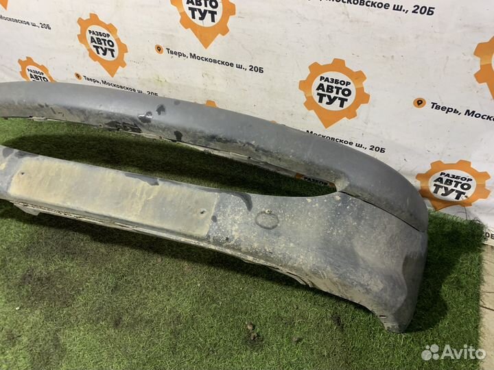 Передний бампер Peugeot 206