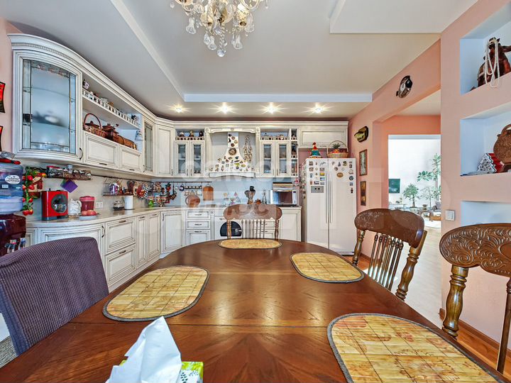 Дом 338,5 м² на участке 5 сот.