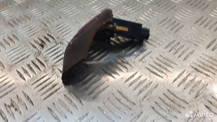 Кнопка аварийной сигнализации Mitsubishi Chariot