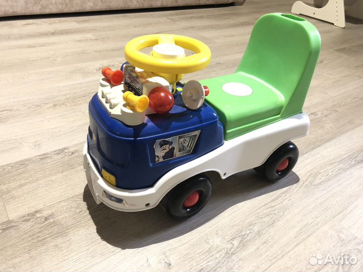 Машинка толокар, примерно до 5 лет