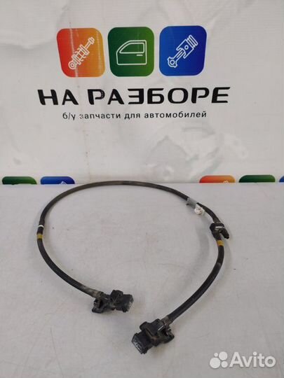 Форсунка омывателя Toyota Avensis T270 2ZR-FAE