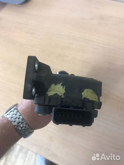 Педаль газа Ниссан Альмера N16 00-06г.в