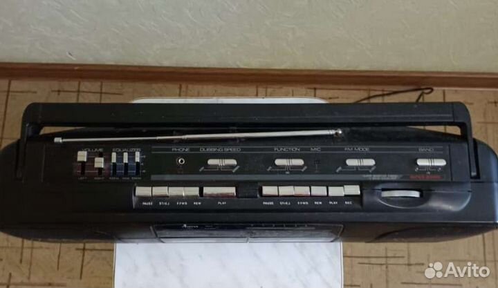 Кассетный магнитофон