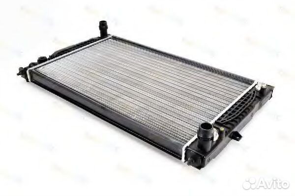 33011027 Радиатор охлаждения двигателя ford focus