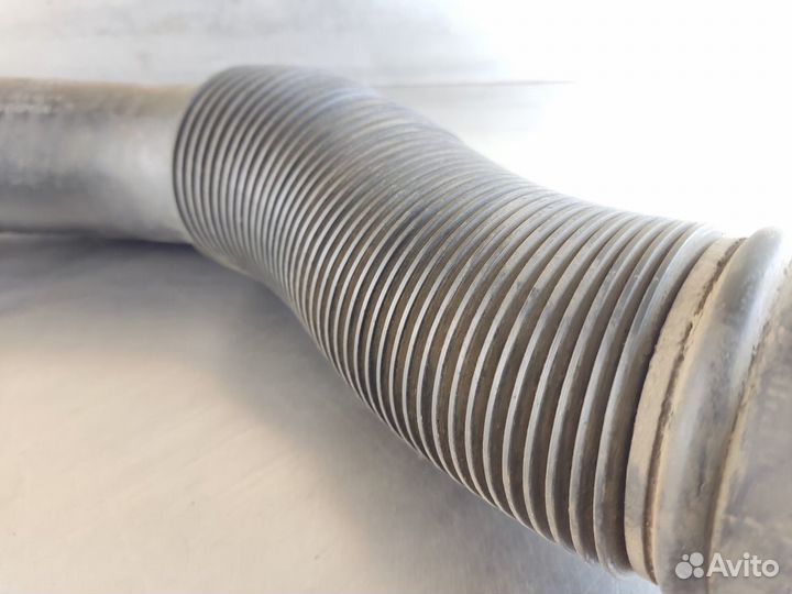 Патрубок воздушного фильтра Volkswagen Golf 3