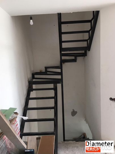 Надежная лестница на металлокаркасе