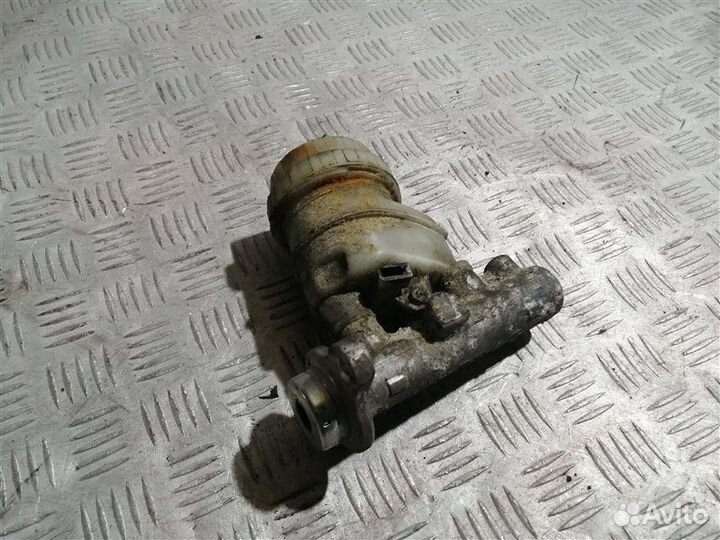 Главный тормозной цилиндр Mitsubishi L 200 KB4T