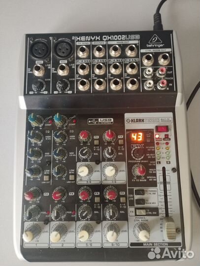 Микшерный пультBehringer xenyx QX1002USB