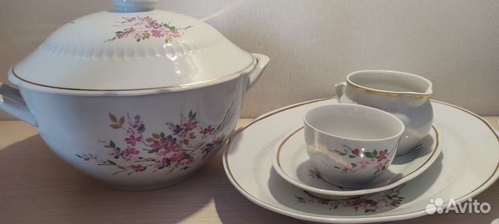 Набор столовой посуды на 6 персон