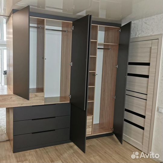 Шкаф двухстворчатый