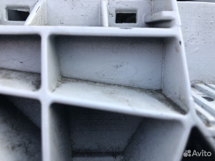 Передняя панель (телевизор) от Форд Фокус 3