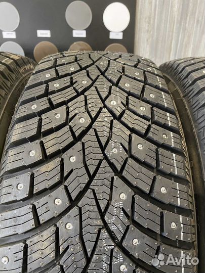 Triangle IcelynX TI501 235/60 R18 107T