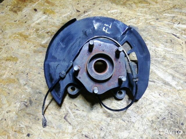 Кулак поворотный передний левый Nissan Teana L33