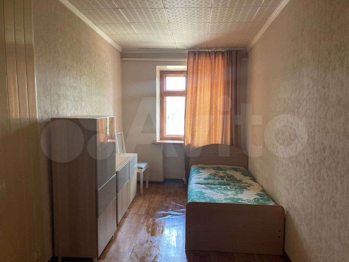 Комната 15 м² в 5-к., 4/4 эт.