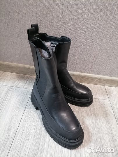 Зимние женские ботинки