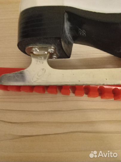 Коньки фигурные