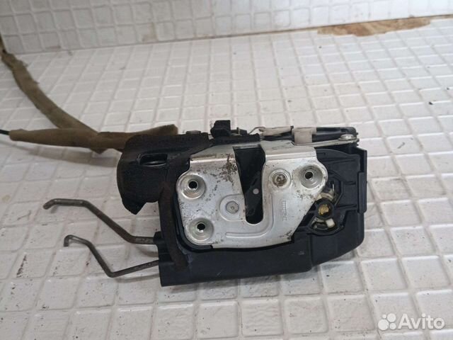 Замок двери передний левый Mazda 3 bk