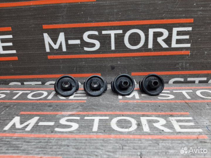 Крючки салона Mercedes-Benz M-Class W163 112.970