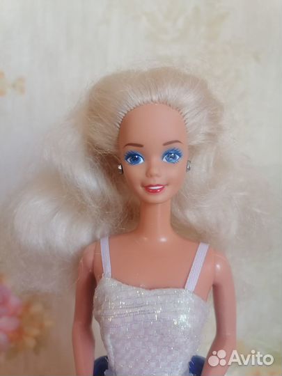 Барби Юнисев 1989 г. (Unicef Barbie 1989 г.)