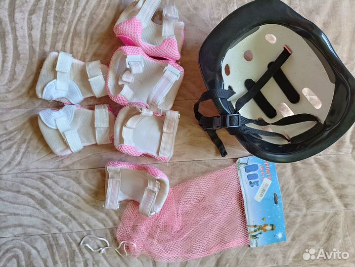 Шлем и защита для девочки все вместе/ бронь