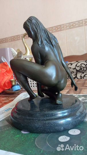 Статуэтка из литой бронзы