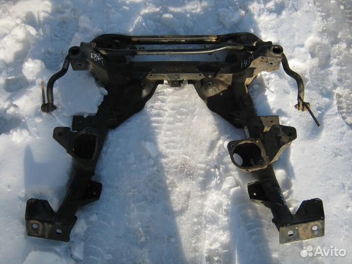 Подрамник передний BMW X3 E83