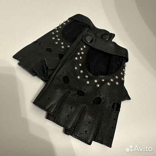 Перчатки без пальцев кожзам