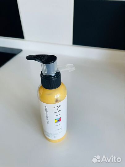 Мерцающий лифтинг-гель для бедер и ягодиц Мixit