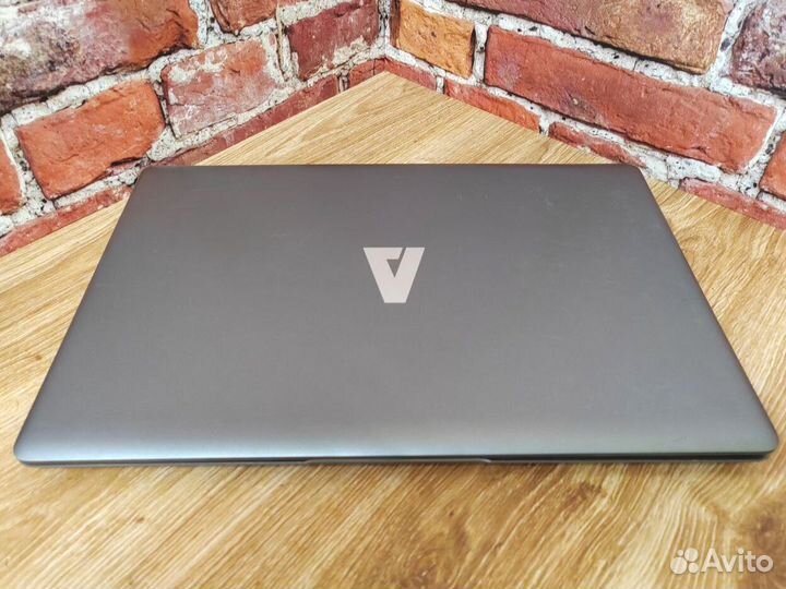 Ноутбук с Intel и 14 дюймами для дома Обмен