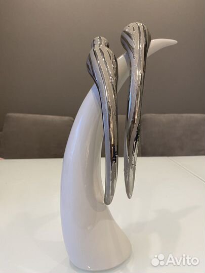 Статуэтка птичка