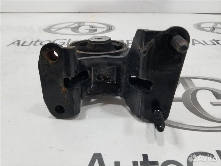 Опора двигателя передняя Toyota Harrier