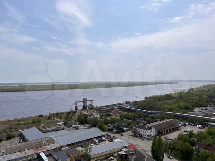 3-к. квартира, 93,5 м², 17/22 эт.