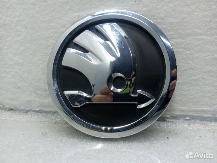 Эмблема skoda skoda rapid