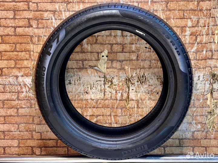 Pirelli Cinturato P7 245/45 R18