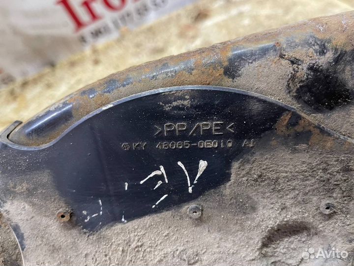 Отбойник задний левый правый Lexus rx3 09-15