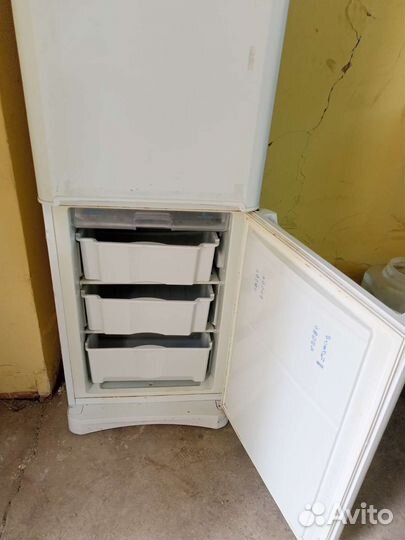 Холодильник бу indesit