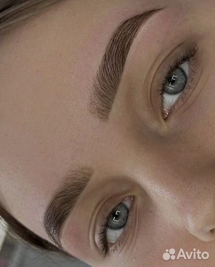 Ламинирование и окрашивание бровей