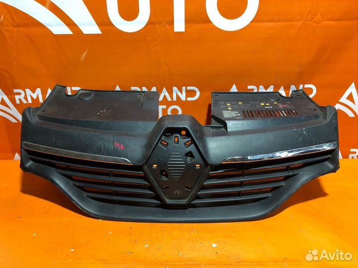 Решетка радиатора Renault Logan 2 2012-2018