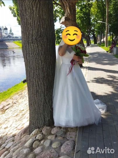 Свадебное платье со шлейфом
