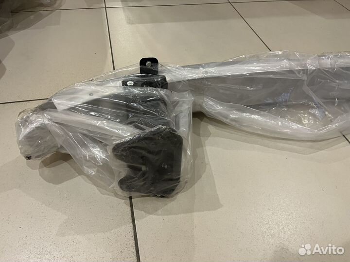 Усилитель переднего бампера Mercedes W221 всборе