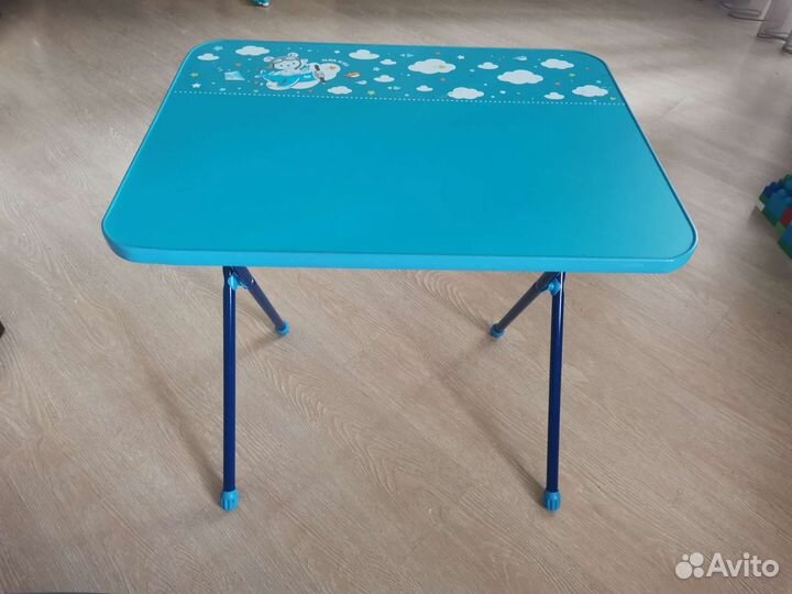 Детский столик