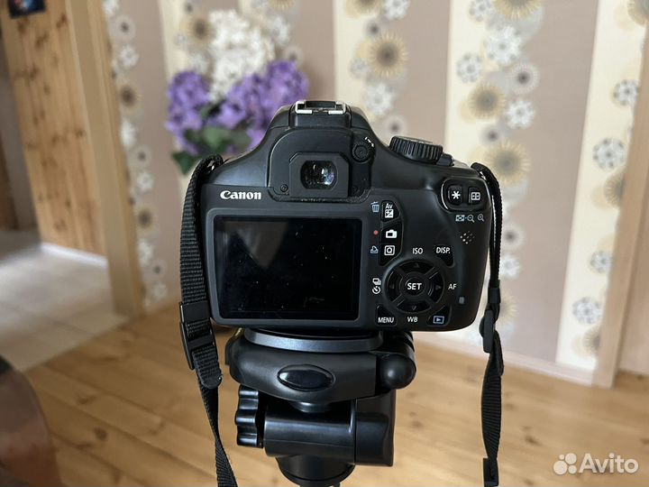 Зеркальный фотоаппарат canon 1100d