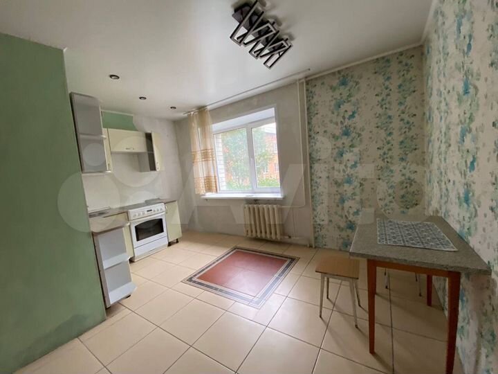 2-к. квартира, 60 м², 1/6 эт.