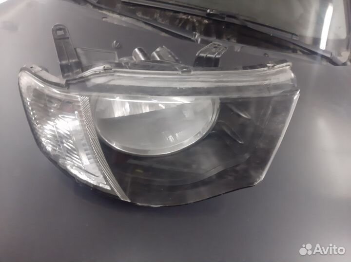 Фара правая митсубиси L 200