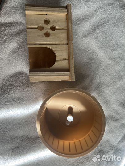 Набор: домик для хомячка и колесо