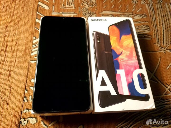 Samsung Galaxy A10, 2/32 ГБ