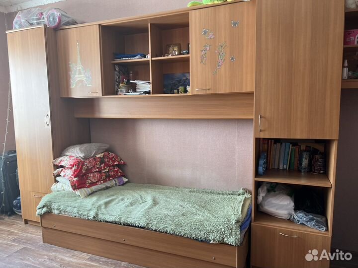 Продам стенку б/у в хорошем состояни